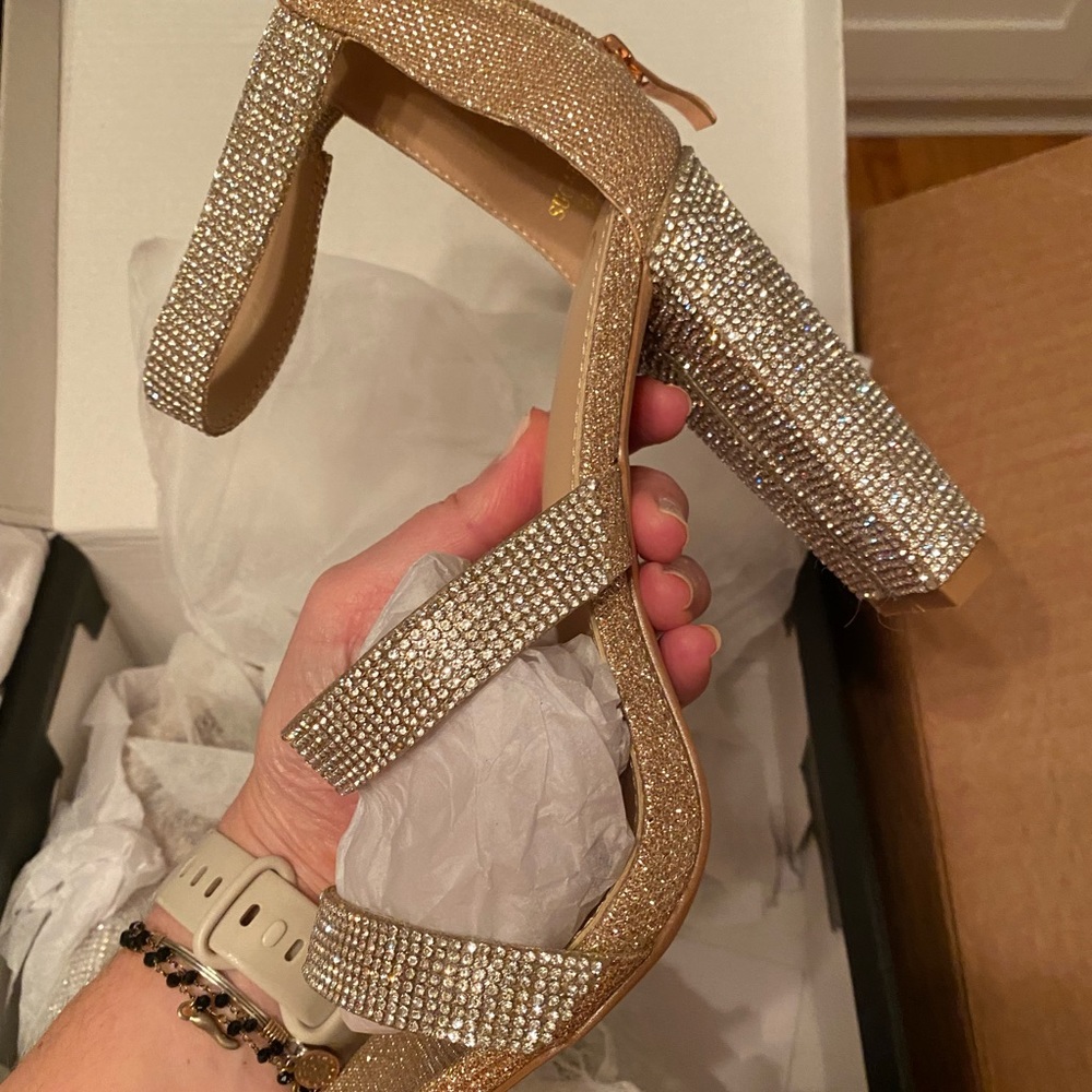 Windsor size 9 rhinestone heel